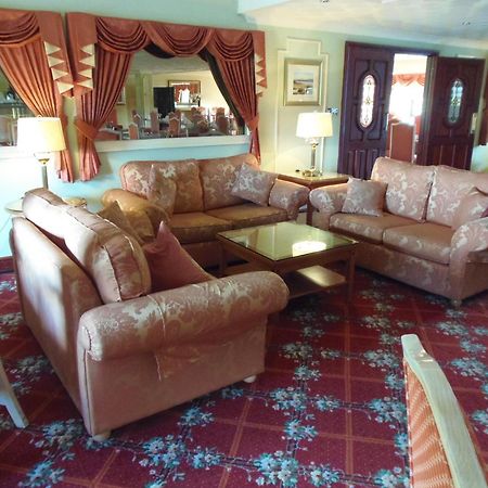 Lakeside International Hotel Camberley Esterno foto