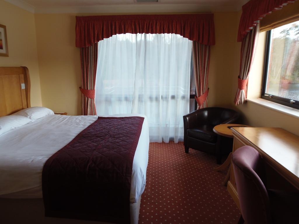 Lakeside International Hotel Camberley Camera foto