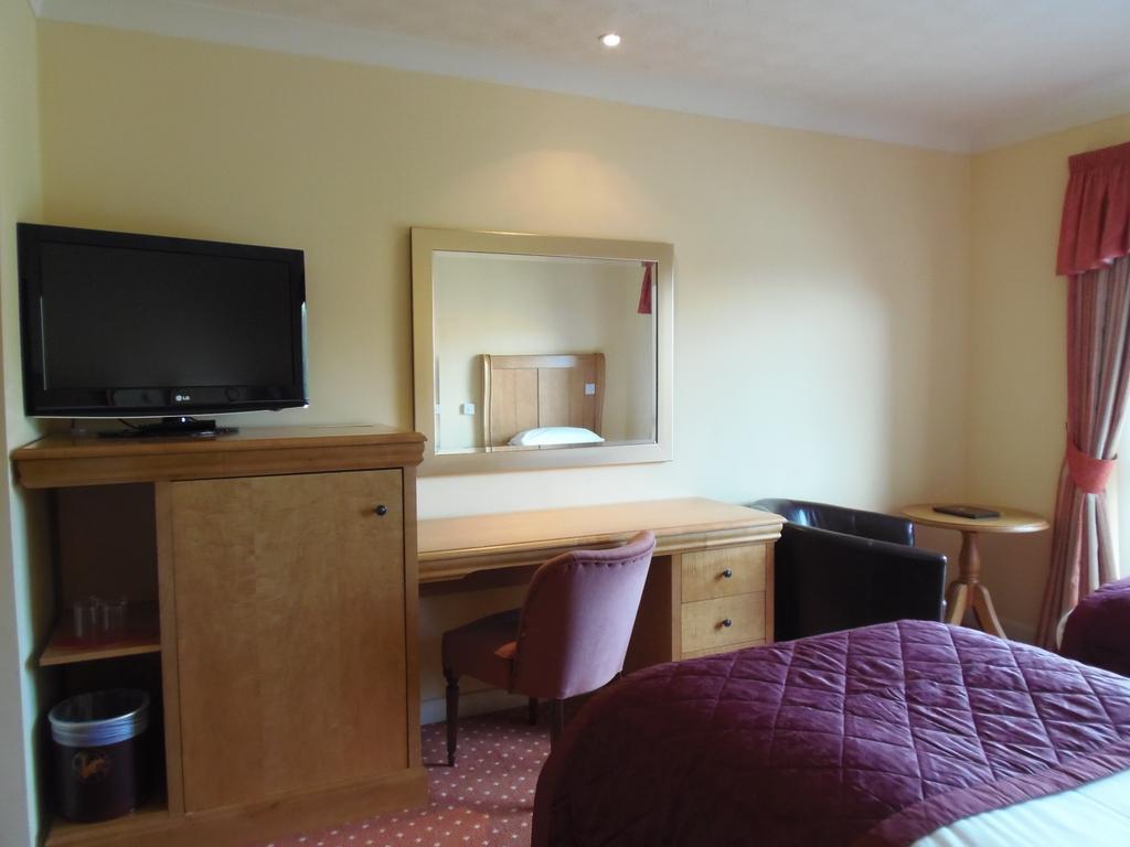 Lakeside International Hotel Camberley Camera foto