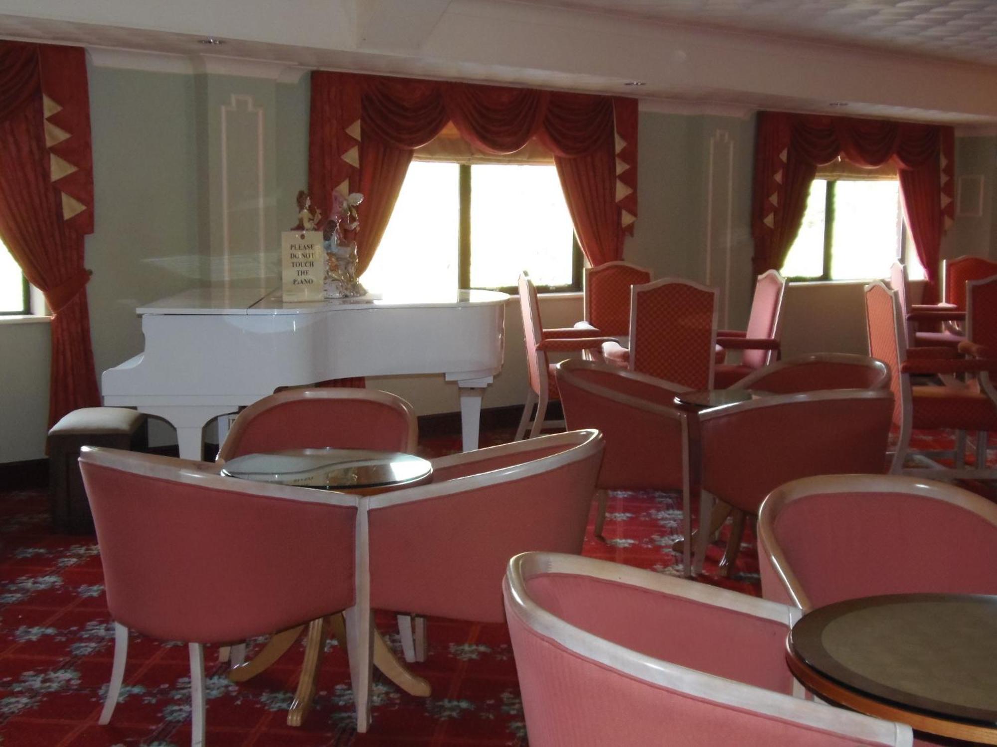 Lakeside International Hotel Camberley Esterno foto