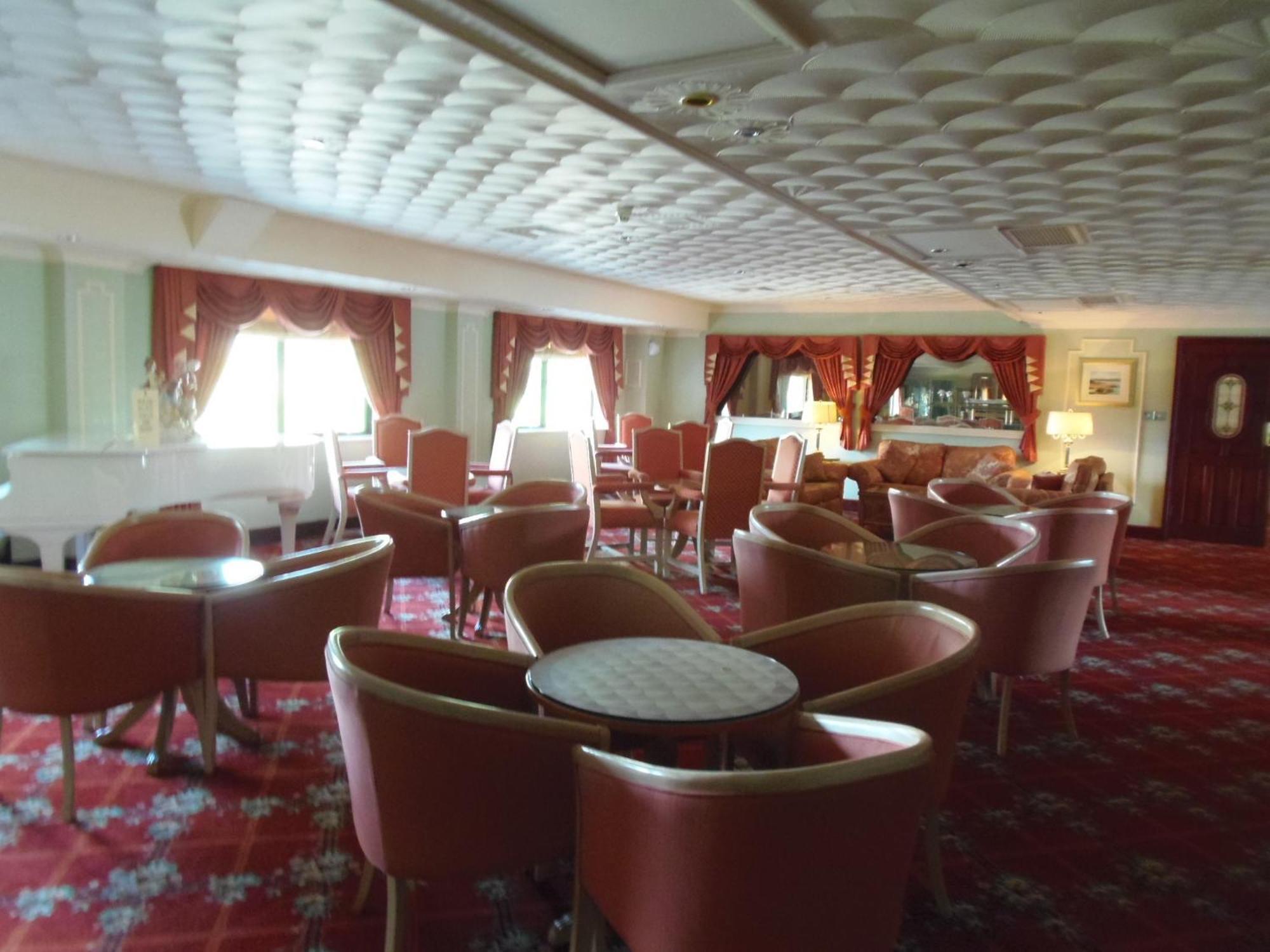 Lakeside International Hotel Camberley Esterno foto